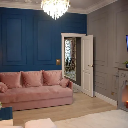 Apartament Center 2 *
