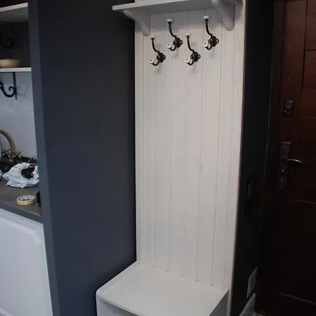 Apartment Center 2 *